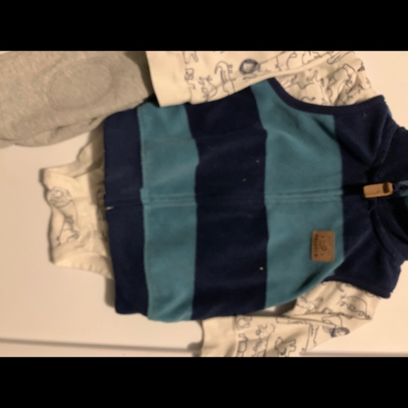 Baby boy 3 piece set Carter’s 12 month - Picture 4 of 6